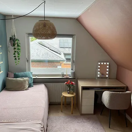 Stort Hus Med Aktivitetsrum Og Dejlig Have Villa Randers