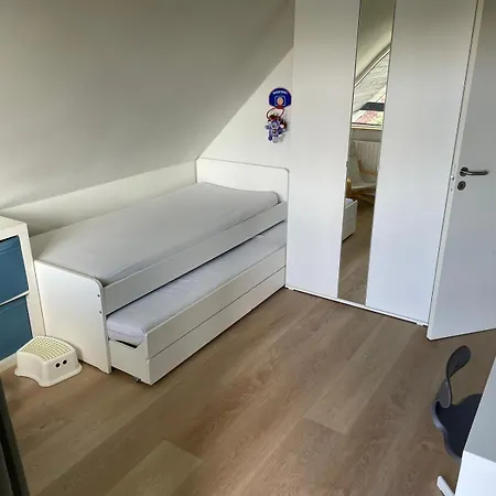 Stort Hus Med Aktivitetsrum Og Dejlig Have *